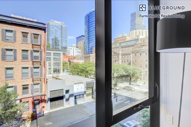 Building Photo - 676 North LaSalle Drive-SI FL3-ID440