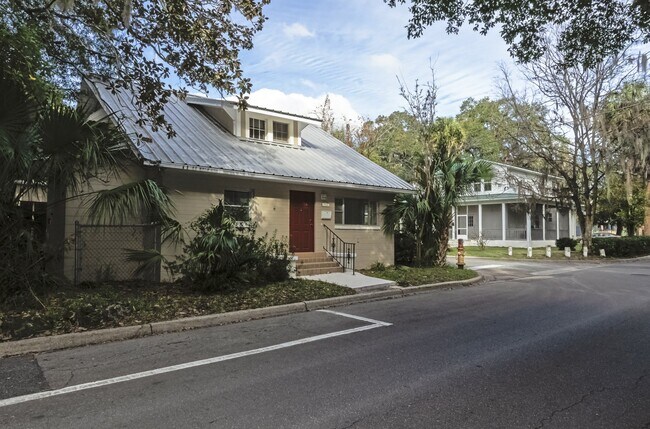 Foto del edificio - 402 NW 3rd Ave