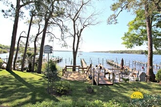 Building Photo - 906 Regatta Dr