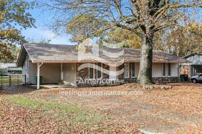 Building Photo - 12 Deerfield Dr