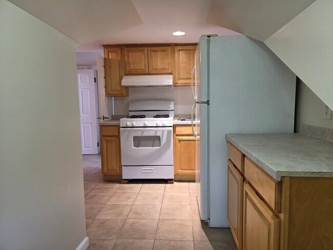 Foto del edificio - Saint Pauls Avenue, Cliffside Park, NJ 07010 - 1 BR 1 BA multi-family home