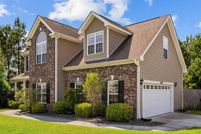 Building Photo - Welcome to Savannah Drive!