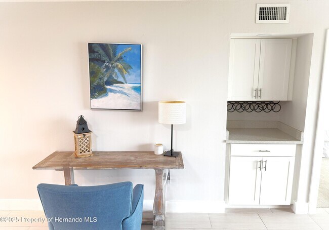 Foto del edificio - 4620 Bay Blvd