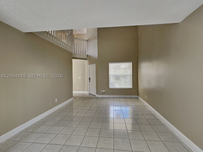 Foto del edificio - 10129 SW 223rd Terrace