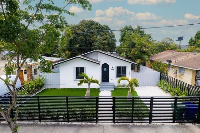 Foto principal - 144 NW 41st St
