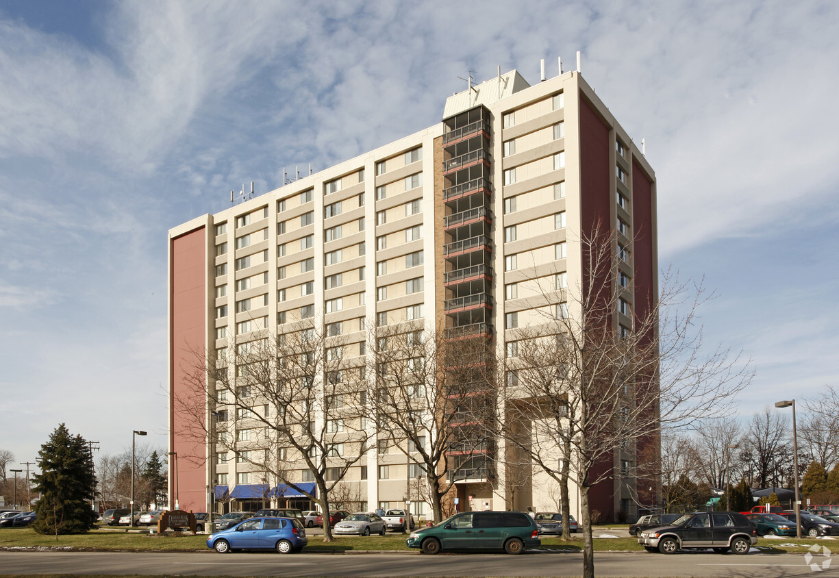 Foto principal - Dearborn Heights Co-Op Towers