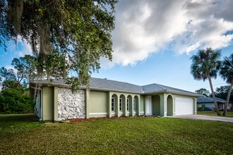 Building Photo - 504 Vannell St