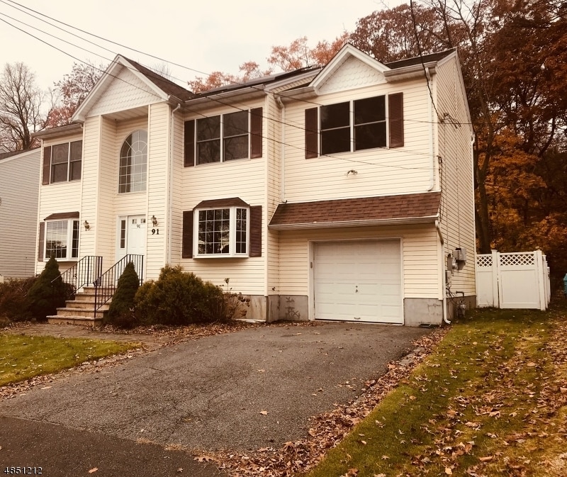 Primary Photo - 91 Farmingdale Dr