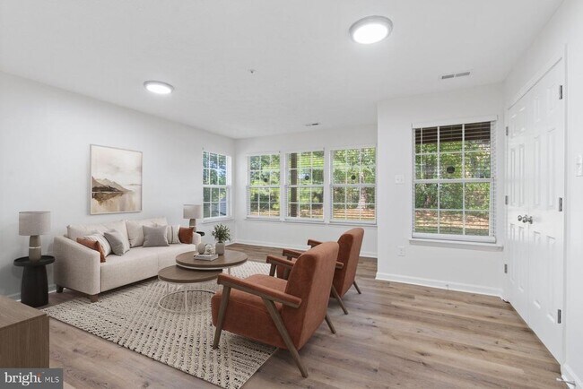 Foto del edificio - 7022 Dasher Farm Ct