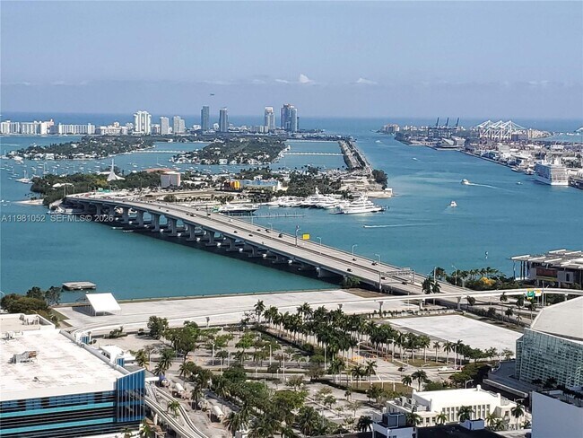 Building Photo - 1600 NE 1st Ave