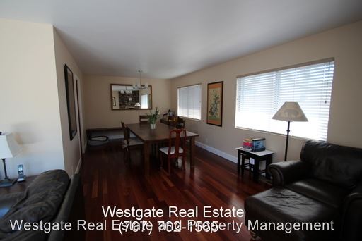 Building Photo - 5 Cader Ct