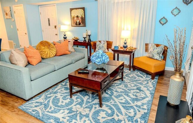 Foto del edificio - 1077 Mansfield Ct