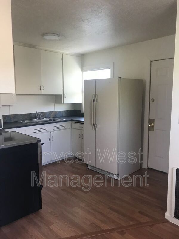 Building Photo - 227 Cypress St