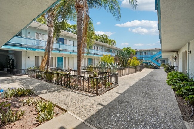 Building Photo - 4818 Tacana St.