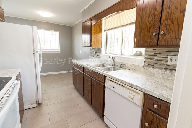 Building Photo - 3810 Nandena Dr