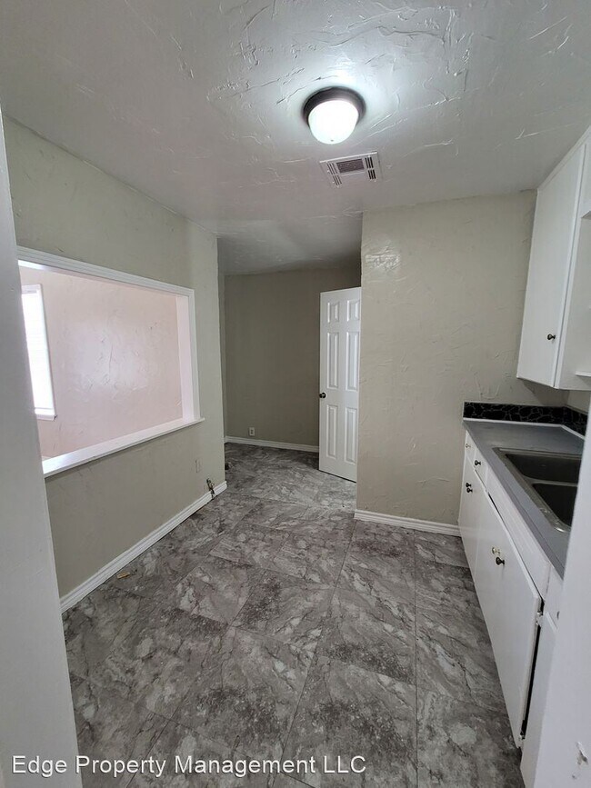 Building Photo - 2 br, 1 bath House - 1114 N Houston St.