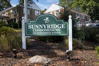 Building Photo - 240 Sunnyridge Ave