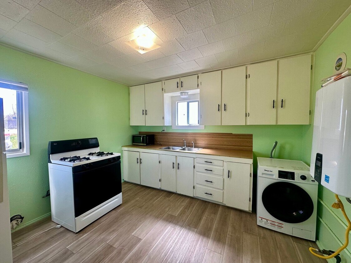 Foto principal - Hard to find 1bdrm, 1 bath house 2.5 miles...