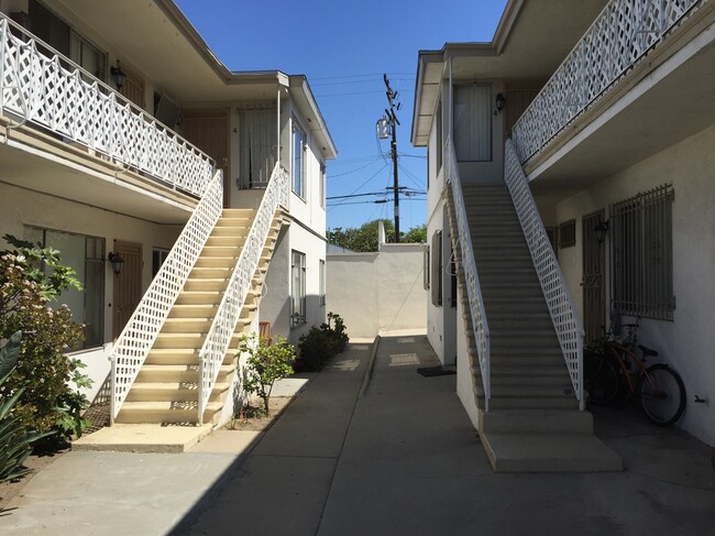 Building Photo - 1412 Centinela Ave