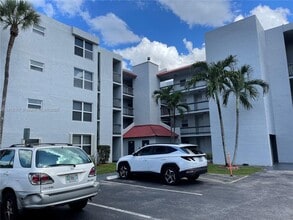 Building Photo - 9461 Evergreen Pl