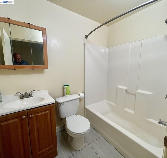 Building Photo - 16845 Robey Dr