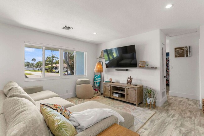 Foto del edificio - 2211 NE 35th Ct