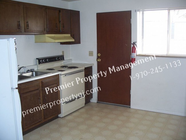 Foto del edificio - 2861 Elm Cir 13