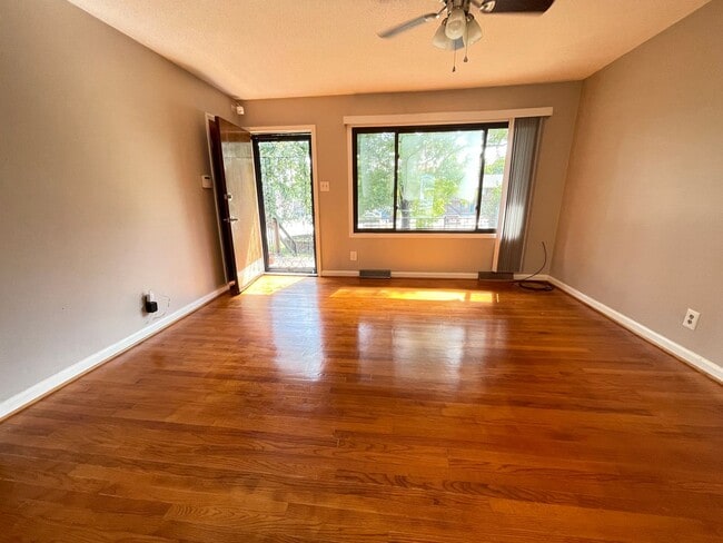Building Photo - Beautiful 3 bedroom house with wood floors...