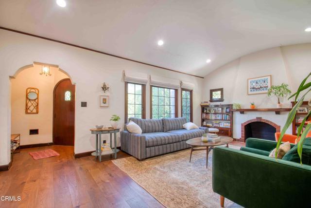 Foto del edificio - 1014 Stearns Dr