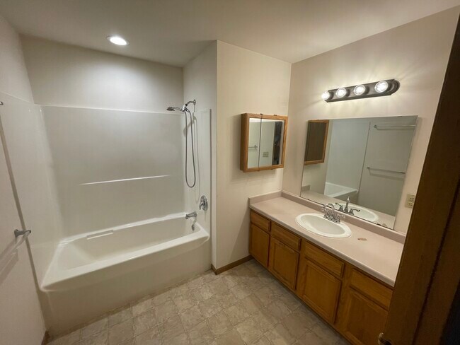 Bathroom - 544 Partridge Ct