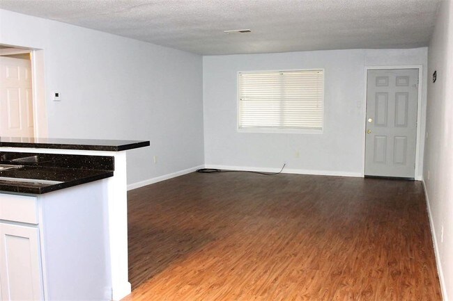 Building Photo - 9000 Schiro Rd