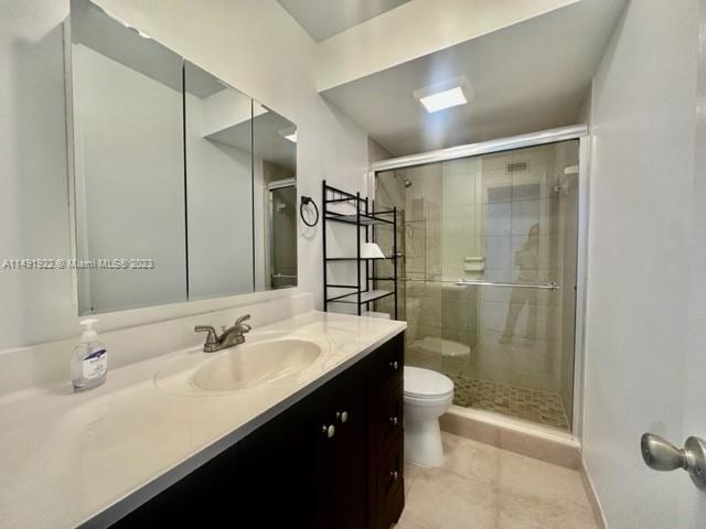 Foto del edificio - 8503 Old Country Mnr