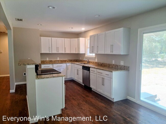 Building Photo - 3 br, 2 bath House - 5301 Wood Land