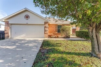 Building Photo - 1112 Day Dream Dr