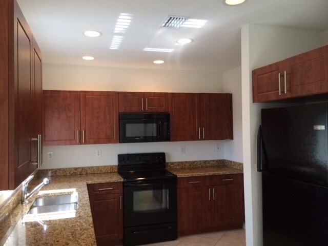 Interior Photo - 201 NE 4th Ct