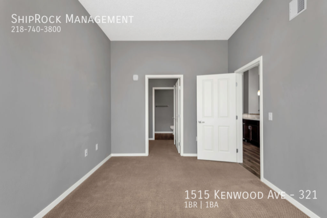 Foto del edificio - 1515 Kenwood Ave