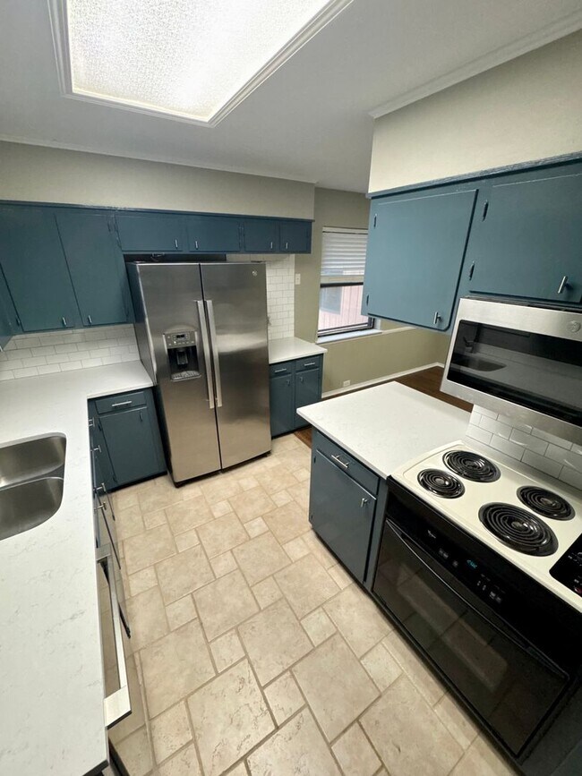 Foto del edificio - Golden Meadows Home!