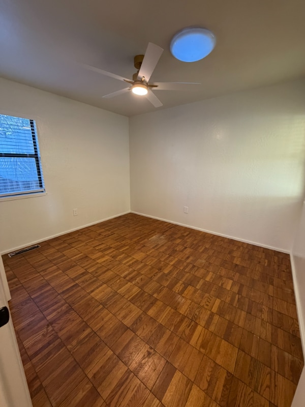 Foto del edificio - 200 S E St