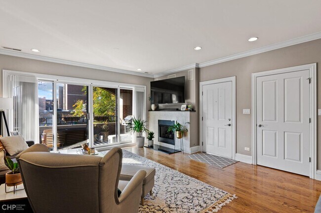 Foto del edificio - 1346 W Addison St