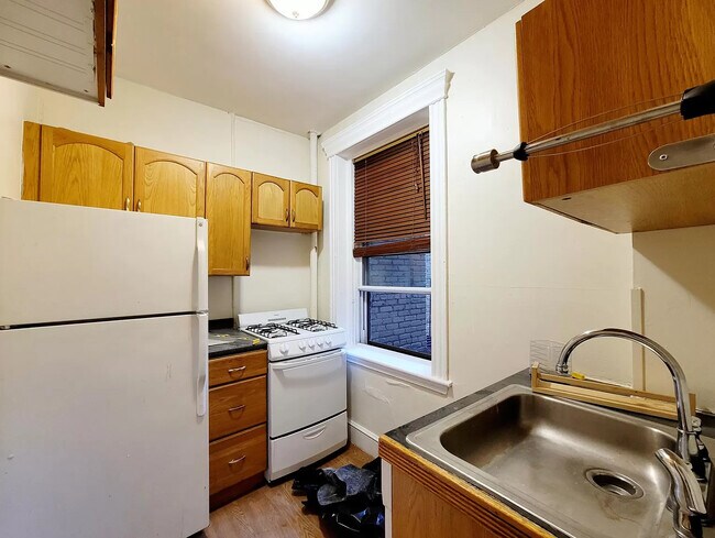 Building Photo - 360 Riverway