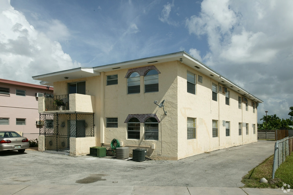 Building Photo - 6373 SW 8th St