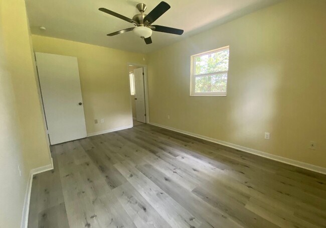 Building Photo - 12622 SW Archer Rd