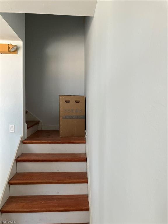 Building Photo - 941 San Carlos Dr