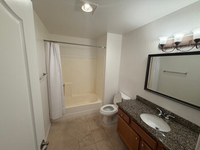 Foto del edificio - 12530 Carmel Creek Rd