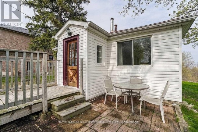 Photo du bâtiment - 1725 Spruce Hill Rd