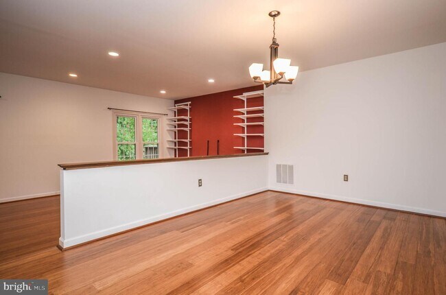 Building Photo - 2816 Kelly Square