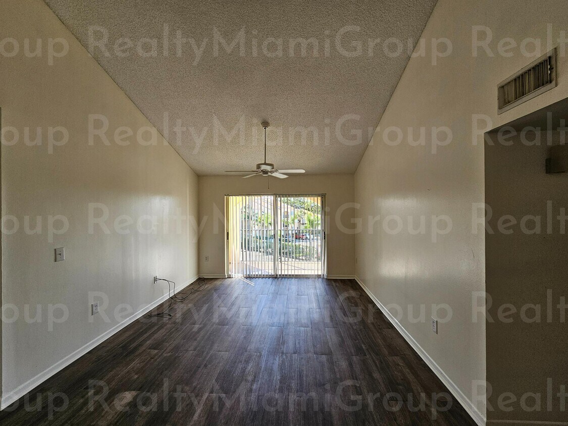 Primary Photo - 1749 Village Blvd