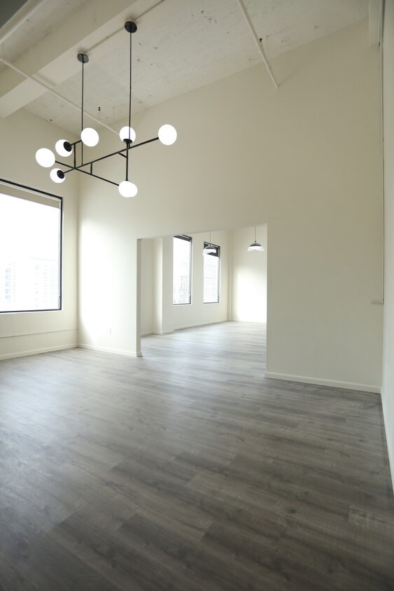 Foto principal - 533 S Los Angeles St