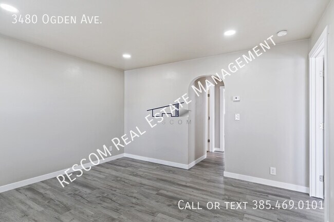 Foto del edificio - 3480 Ogden Ave