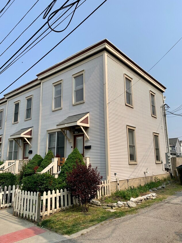 Primary Photo - 270 E 2nd Ave